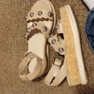 Marc Fisher Size wedges 6.5